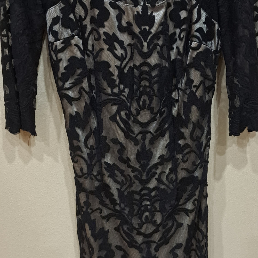 STUNNING BLACK LACE 3/4 SLEEVES MINI DRESS BY JAX SIZE 4